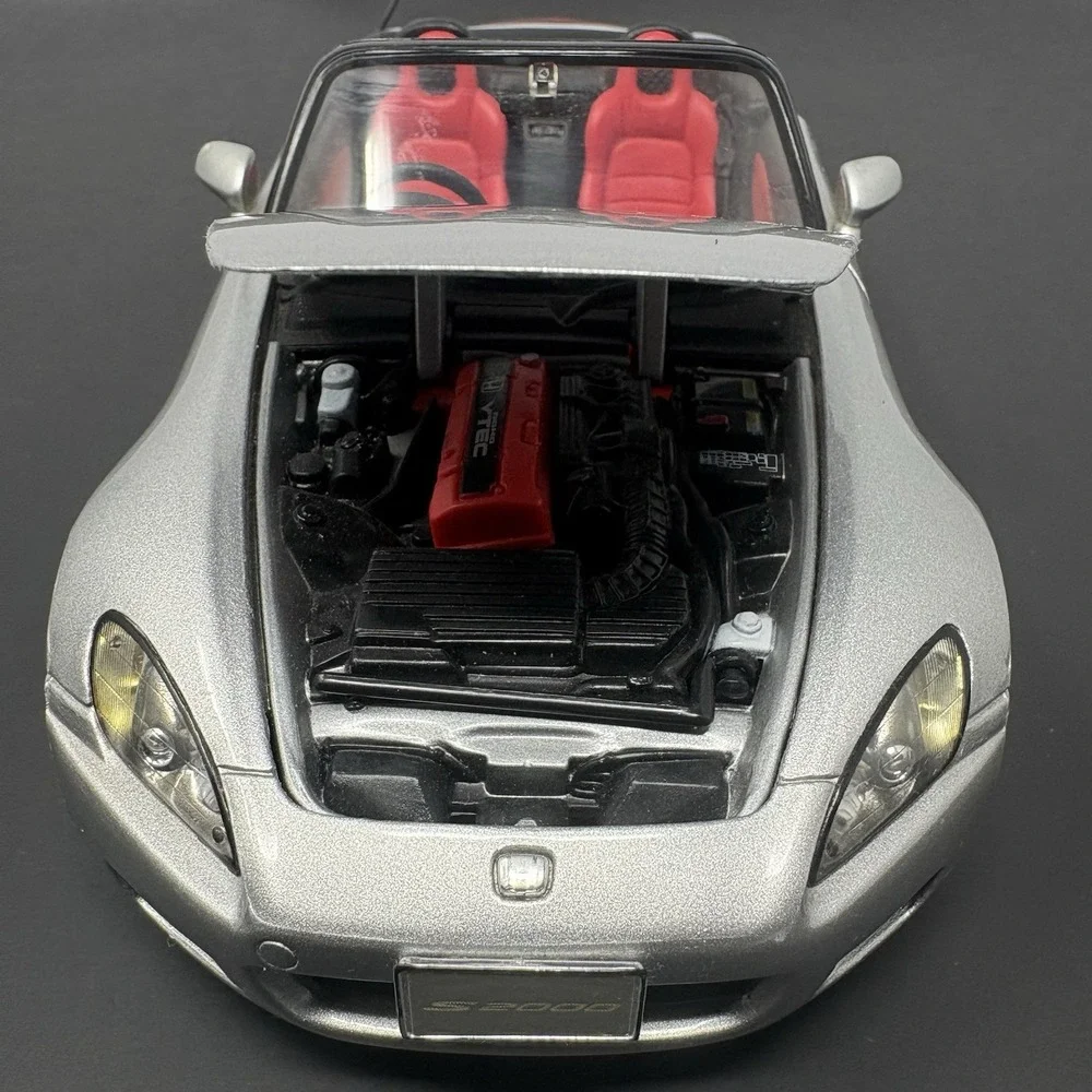 Honda S2000 RHD Right Hand Drive 1:18 Diecast Model Car Silver Opening Parts